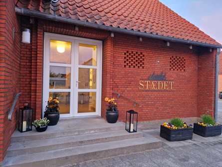 Stædet Skilt 2